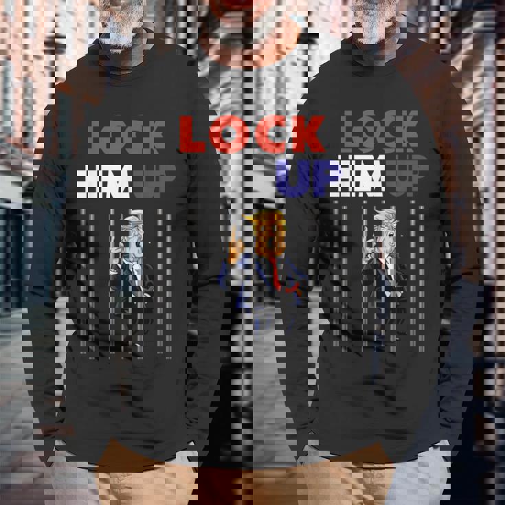 Lock Him Up Anti Trump Political 長袖Tシャツ 高齢者への贈り物