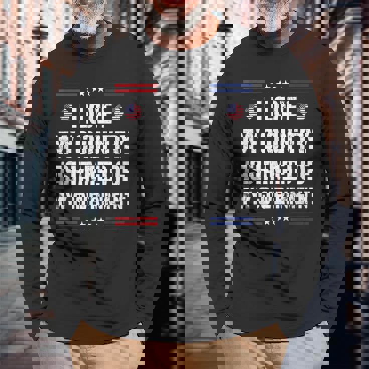 I Love My Country Ashamed Of My Government Usa 愛国的 長袖Tシャツ 高齢者への贈り物