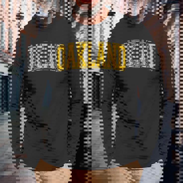 Oaklandarsityports アスレチックジャージスタイル 長袖Tシャツ 高齢者への贈り物