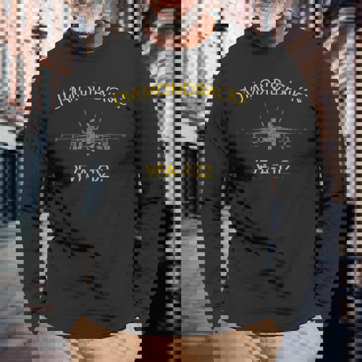 Vfa-102 「ダイヤモンドバックス」飛行隊 F-18 スーパーホーネットtシャツ 長袖Tシャツ 高齢者への贈り物