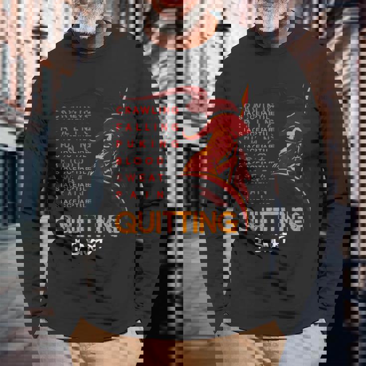 やめることは許されない スパルタンとマッドレース 長袖Tシャツ 高齢者への贈り物