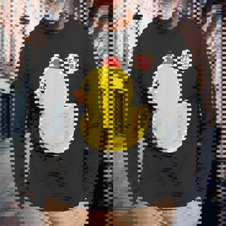 アヒル隊長ビッグプリント（横向き） 長袖Tシャツ 高齢者への贈り物