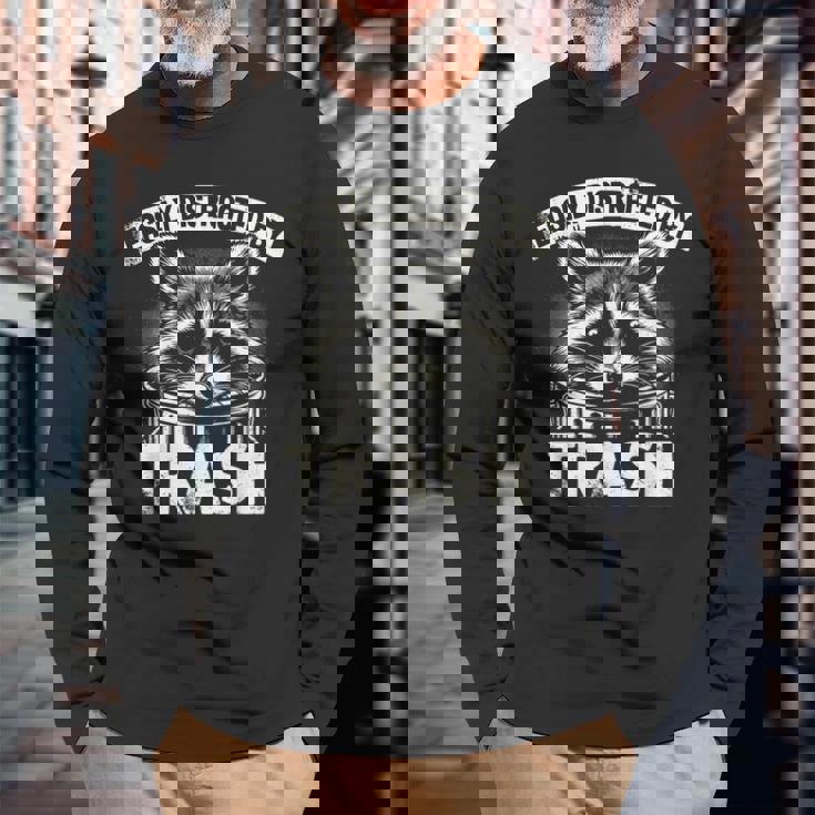 アライグマ ゴミに気を取られる アライグマ ゴミ男 長袖Tシャツ 高齢者への贈り物