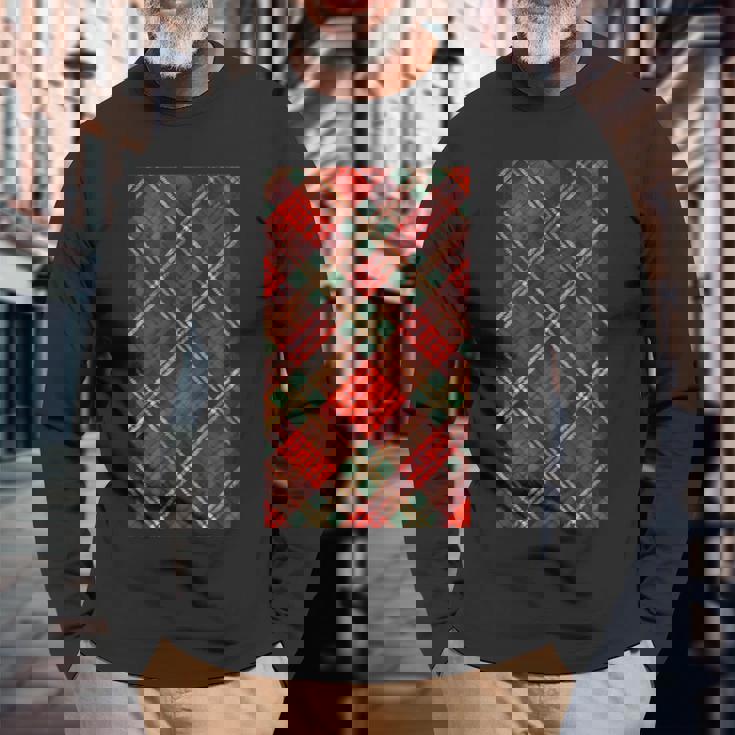 スコットランドのタータンチェック柄。 長袖Tシャツ 高齢者への贈り物