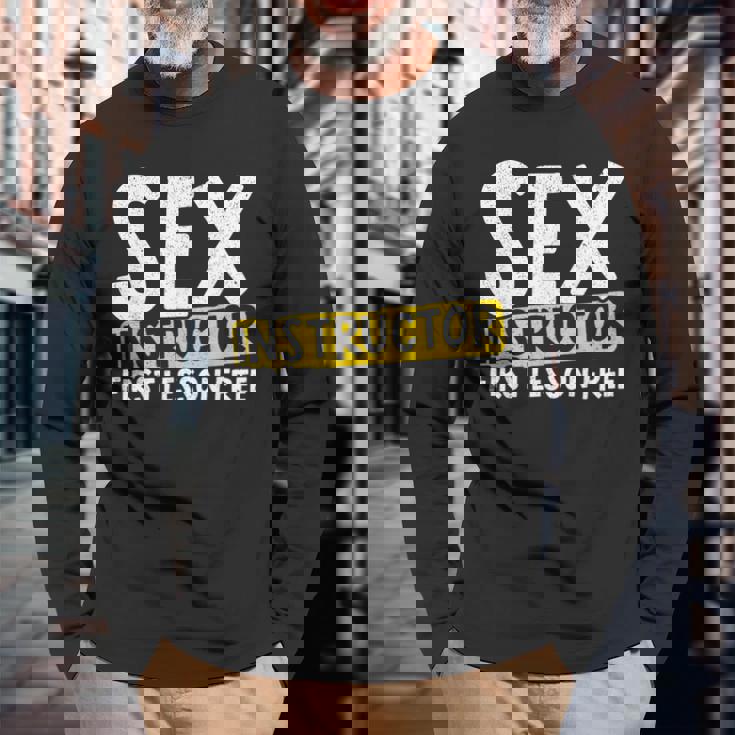 セックス教師のためのセックスインストラクター 長袖Tシャツ 高齢者への贈り物