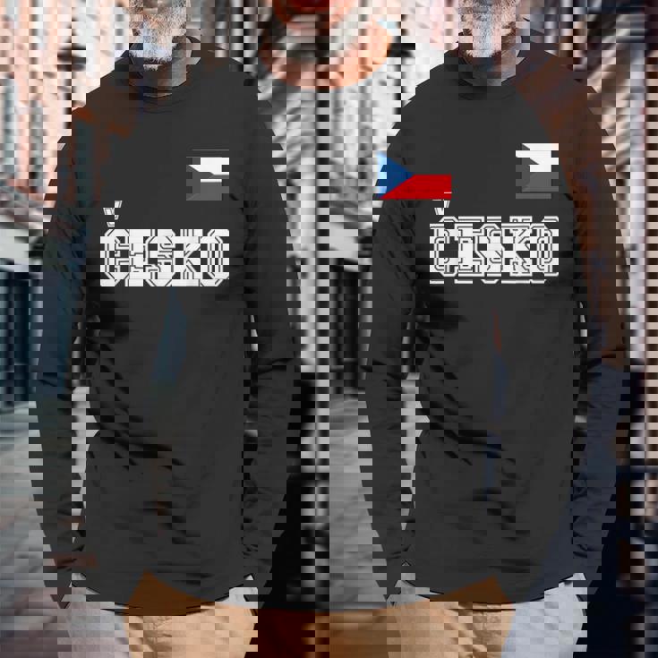 チェコ共和国 胸に Cesko 旗国旗 長袖Tシャツ 高齢者への贈り物