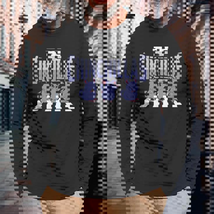 チンチラペットを飼う人のためのチンチラペデストリアンデザイン 長袖Tシャツ 高齢者への贈り物