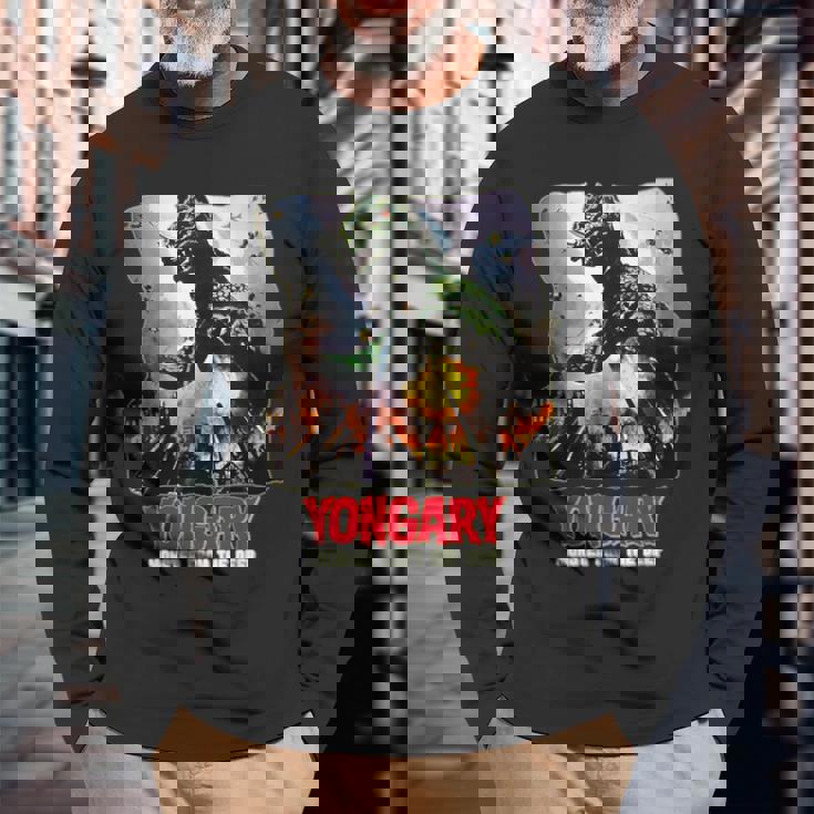 ディープホラーsfからのヨンガリーモンスター 長袖Tシャツ 高齢者への贈り物