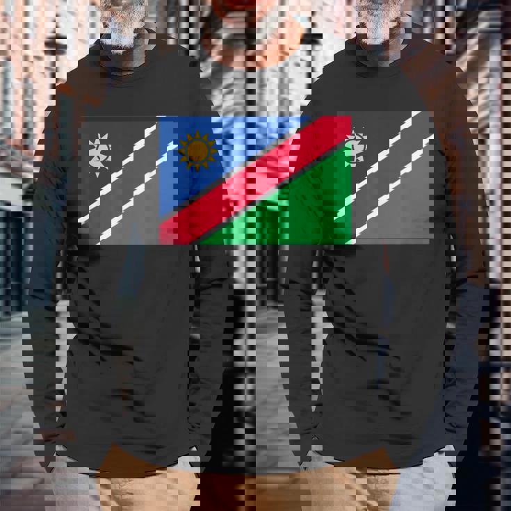 ナミビアの国旗 長袖Tシャツ 高齢者への贈り物