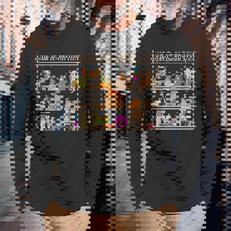 モルモットのコンドの生活のおもちゃヘイベッドの隠れ家の家 長袖Tシャツ 高齢者への贈り物