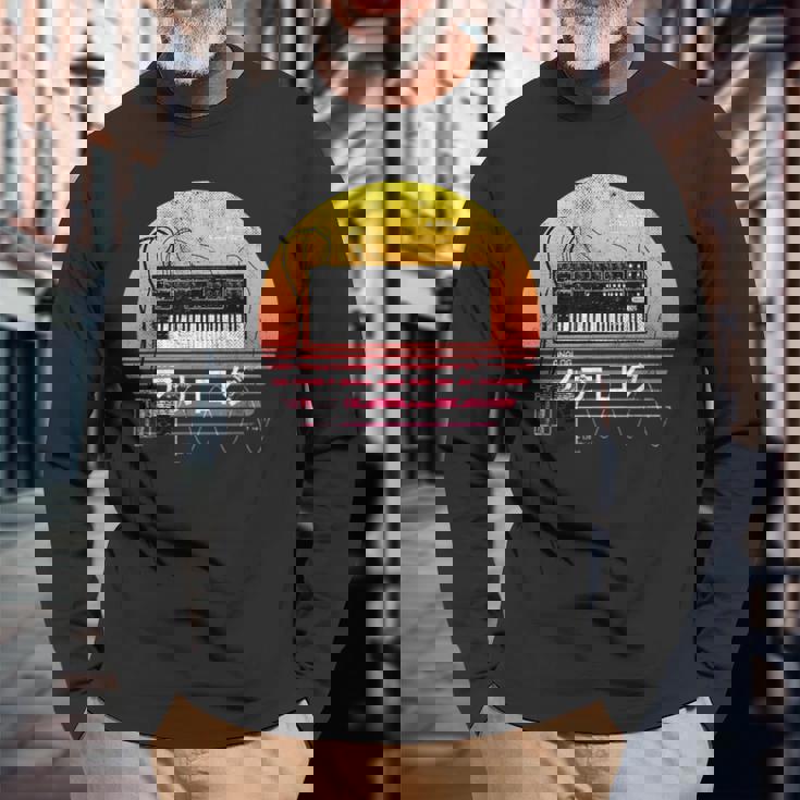 レトロ 80年代 日本風 シンスウェーブ アナログシンセサイザー 長袖Tシャツ 高齢者への贈り物