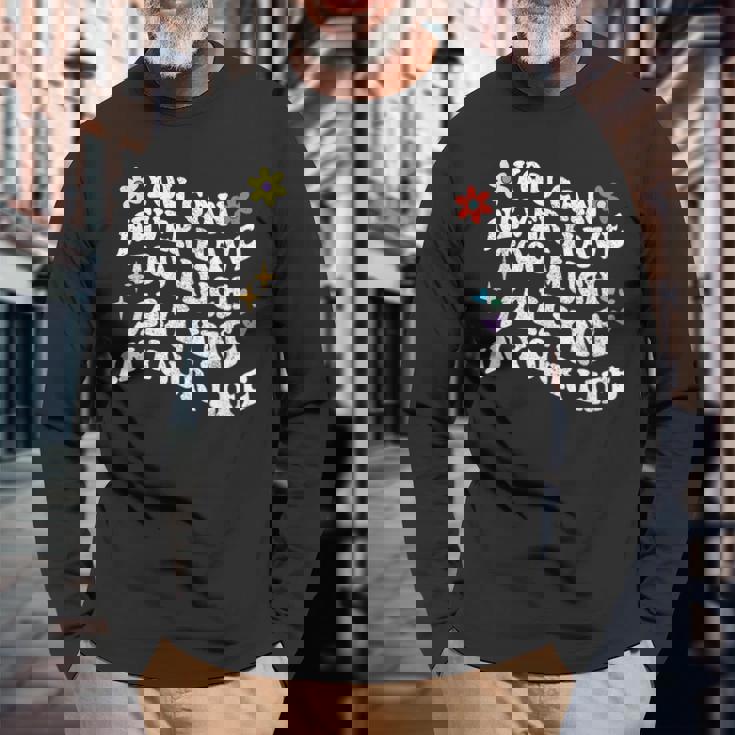 レトロなグルーヴィー。Jailyneを過度に持つことはできません。 長袖Tシャツ 高齢者への贈り物