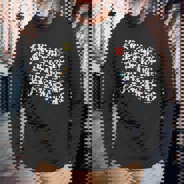 レトログルーヴィーなあなたは、決してあまりにも多くのgrazynaを持つことはできません 長袖Tシャツ 高齢者への贈り物