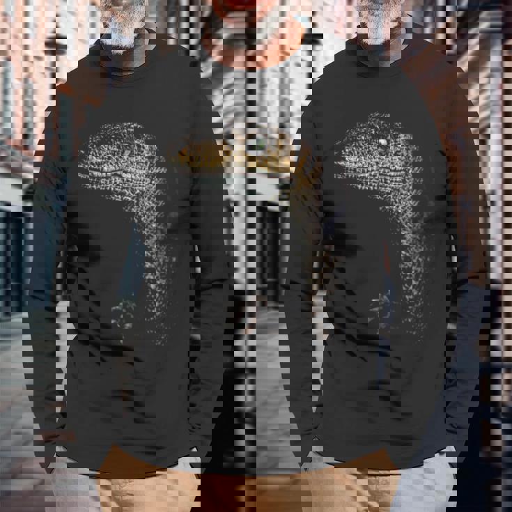 ヴェロキラプトル恐竜狩りリアルなグラフィックデザイン 長袖tシャツ 長袖Tシャツ 高齢者への贈り物