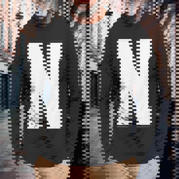 大文字nアルファベットモノグラムイニシャル 長袖Tシャツ 高齢者への贈り物