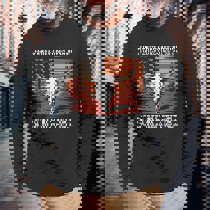 性別が混乱したら牛の乳を搾りに行け、アメリカ人 長袖Tシャツ 高齢者への贈り物