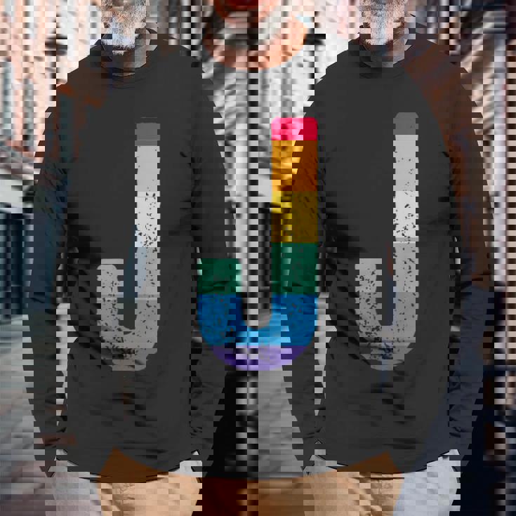 文字 J 大文字 アルファベット モノグラム イニシャル レインボー アルファベット J 長袖Tシャツ 高齢者への贈り物