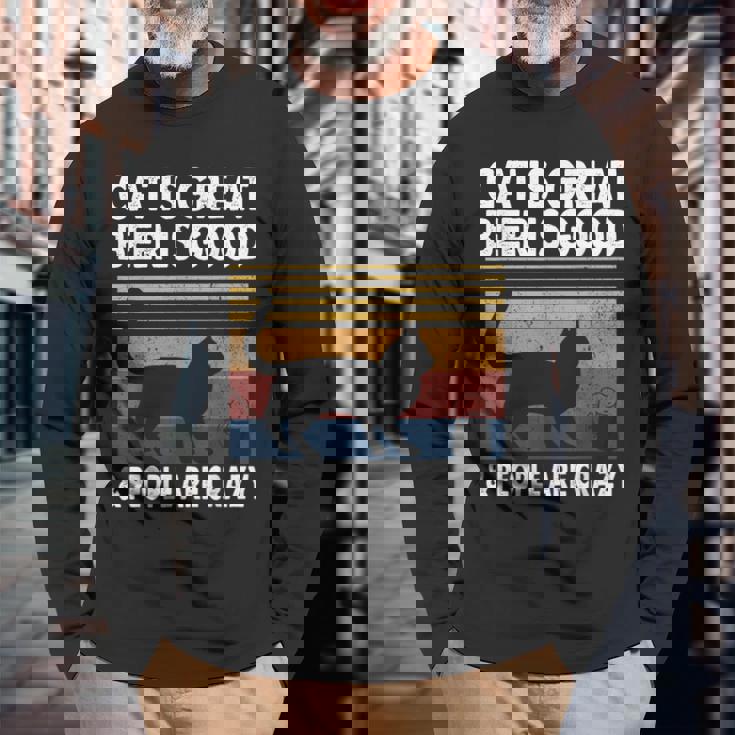 猫は素晴らしい ビールは美味しい、そして人々はクレイジー ビルマ猫 長袖Tシャツ 高齢者への贈り物