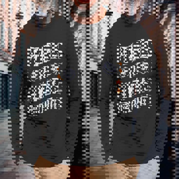 真珠はいつもふさわしい。ジャッキー・ケネディ 長袖Tシャツ 高齢者への贈り物