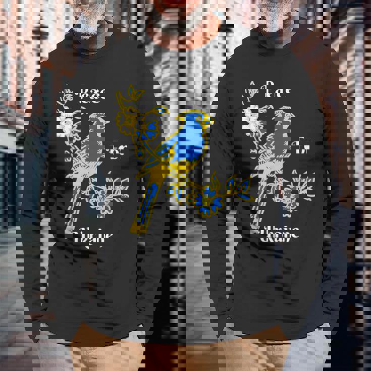 私はウクライナの旗と共に立つ ウクライナを支持する 長袖Tシャツ 高齢者への贈り物