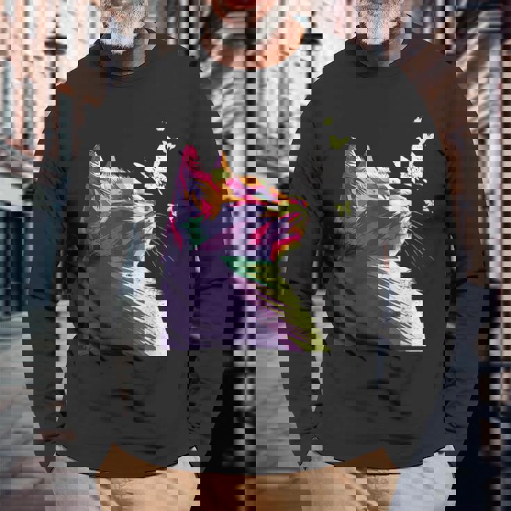 蝶と美しいカラフルな猫、パープル 長袖Tシャツ 高齢者への贈り物