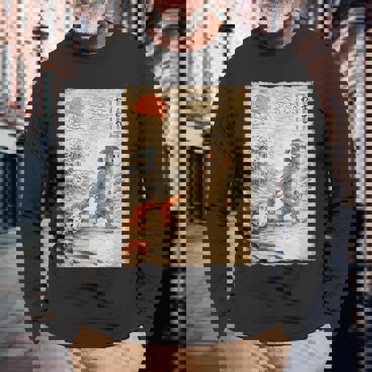 誰もが楽しめる「Punch The Monkey Baby Fun」デザイン。 長袖Tシャツ 高齢者への贈り物