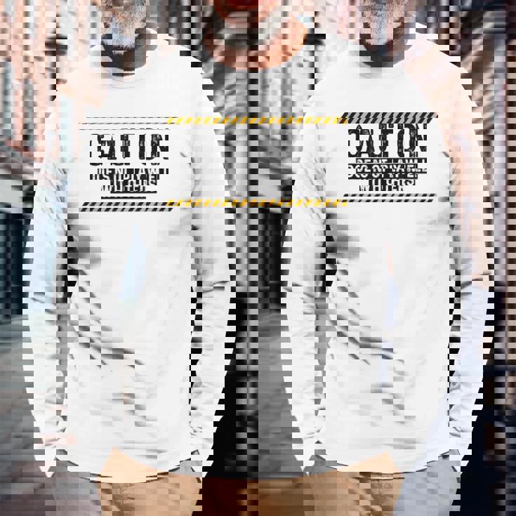 Caution Does Not Play Well With Others 長袖Tシャツ 高齢者への贈り物