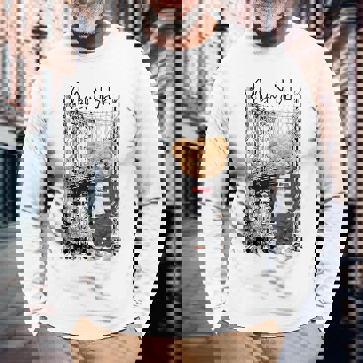 Cool New York City Teddy Bear Illustration Graphic s 長袖Tシャツ 高齢者への贈り物