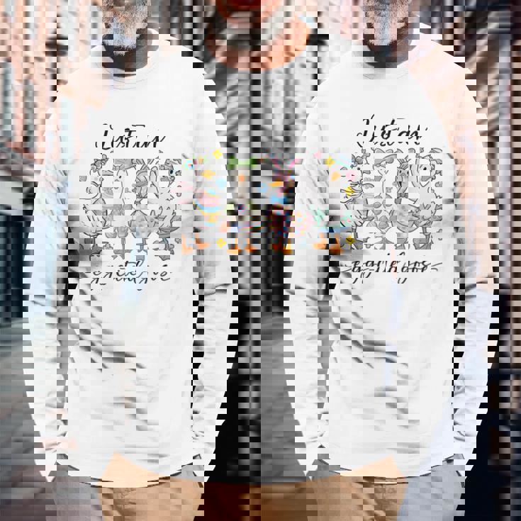 Just An Egg-Cited Goose キュート イースター バニー アヒル ファミリー 春 長袖Tシャツ 高齢者への贈り物