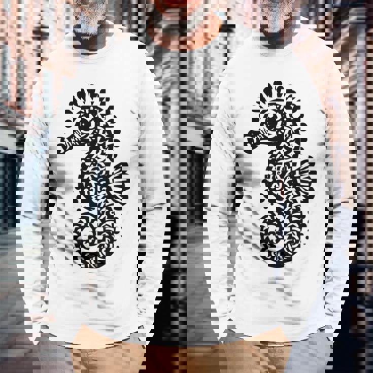 かわいいタツノオトシゴ ポリネシア トライバル マオリ柄 タツノオトシゴ 長袖tシャツ 長袖Tシャツ 高齢者への贈り物