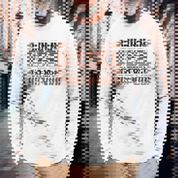 ディーゼルカフェインで走るトラック運転手 長袖tシャツ 長袖Tシャツ 高齢者への贈り物