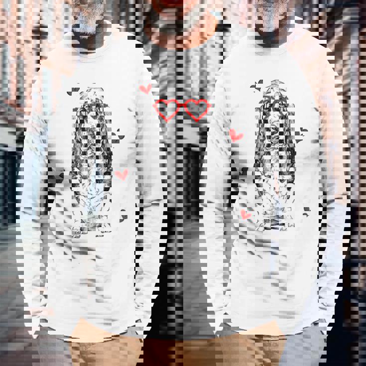 バセットハウンド ハートグラス バレンタインデー 犬 ママ 長袖Tシャツ 高齢者への贈り物