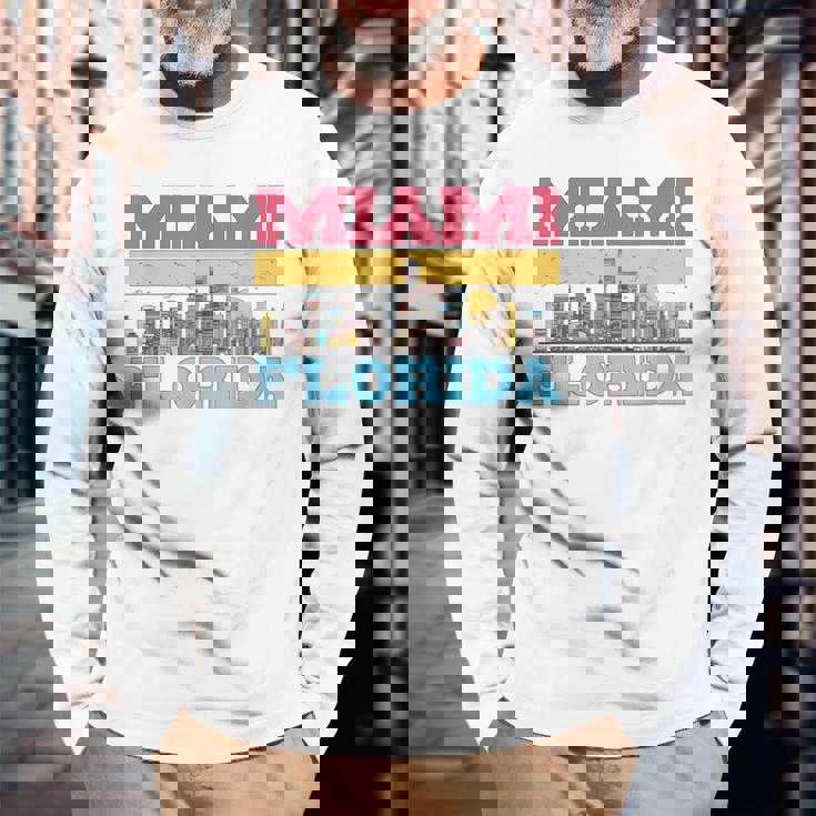 マイアミ フロリダ州 都市景観 お土産 モダン マイアミスカイライン 長袖Tシャツ 高齢者への贈り物