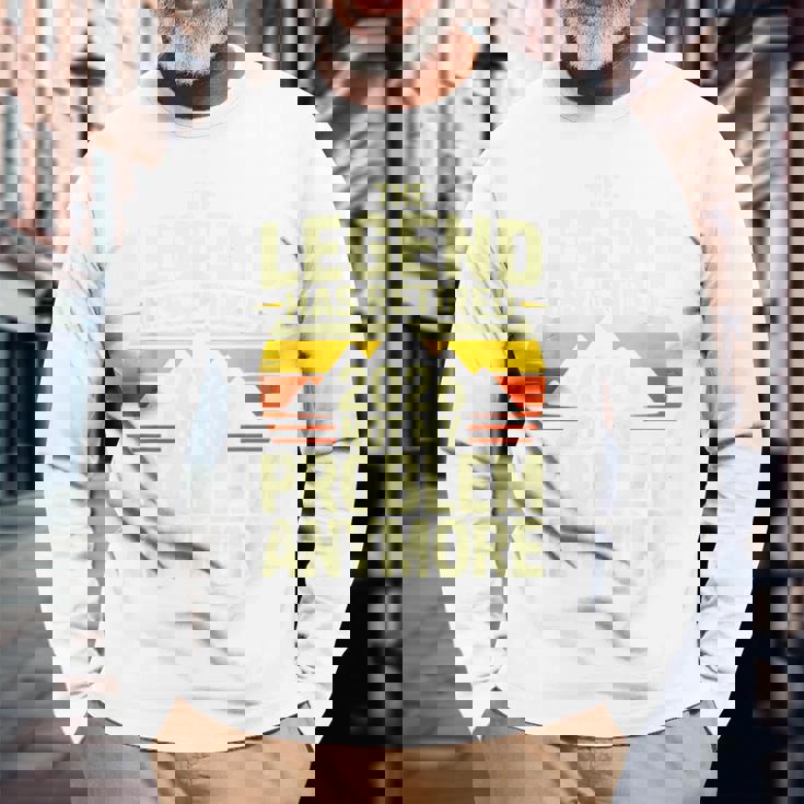 レジェンドが引退した2026年 おかしな退職祝い 長袖Tシャツ 高齢者への贈り物