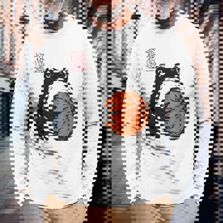 不機嫌そうなカエル 面白い バスケットボール アニメ 日本語 長袖Tシャツ 高齢者への贈り物