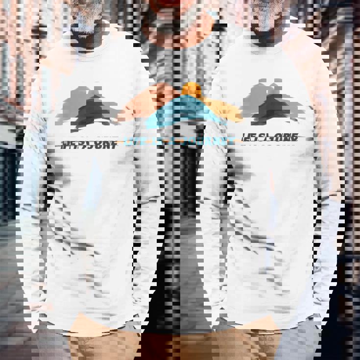 宗教神学 Life Is A Journey 宗教への旅 長袖Tシャツ 高齢者への贈り物