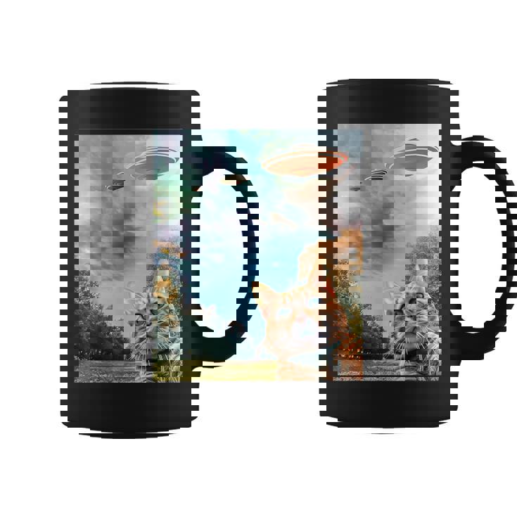 Ufo付き猫セルフィー コーヒーマグ