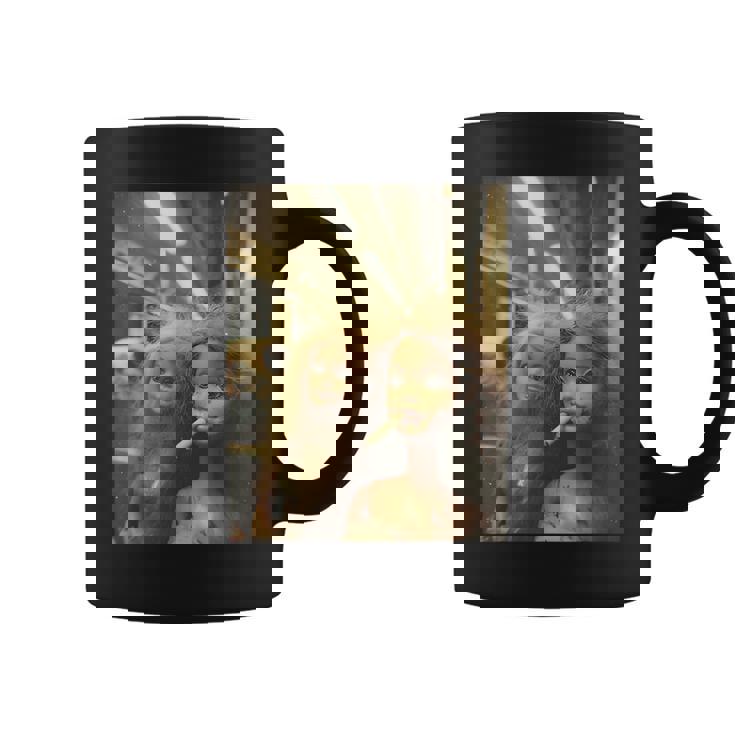 アンティーク調のドールフェイスミーム コーヒーマグ