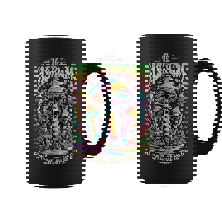 キノコはカラフルなサイケデリックな森の風景を呼んでいます。 コーヒーマグ