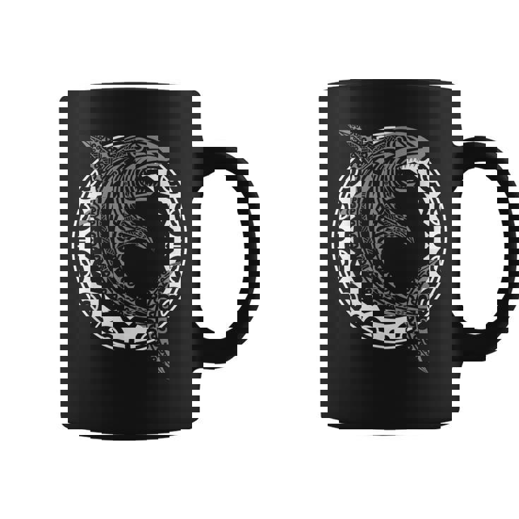 サメの魚のシンボル ハカ文化 マオリ族のパターン コーヒーマグ