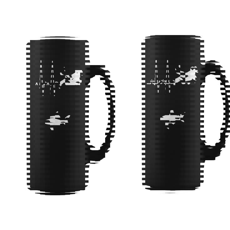 スキューバダイビングハートビート水中サメダイバー コーヒーマグ