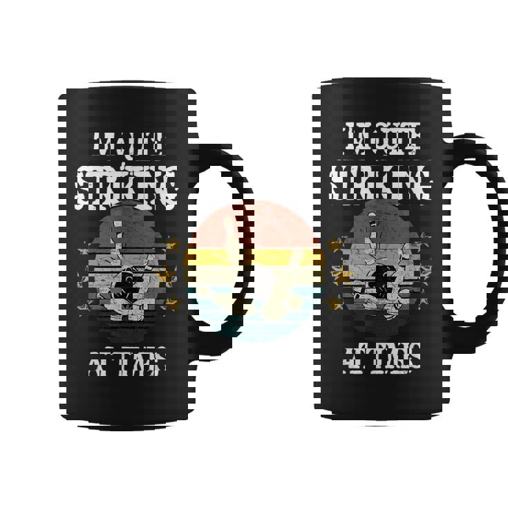 ボウリング私はかなり印象的です面白いビンテージボウラーダジャレ コーヒーマグ