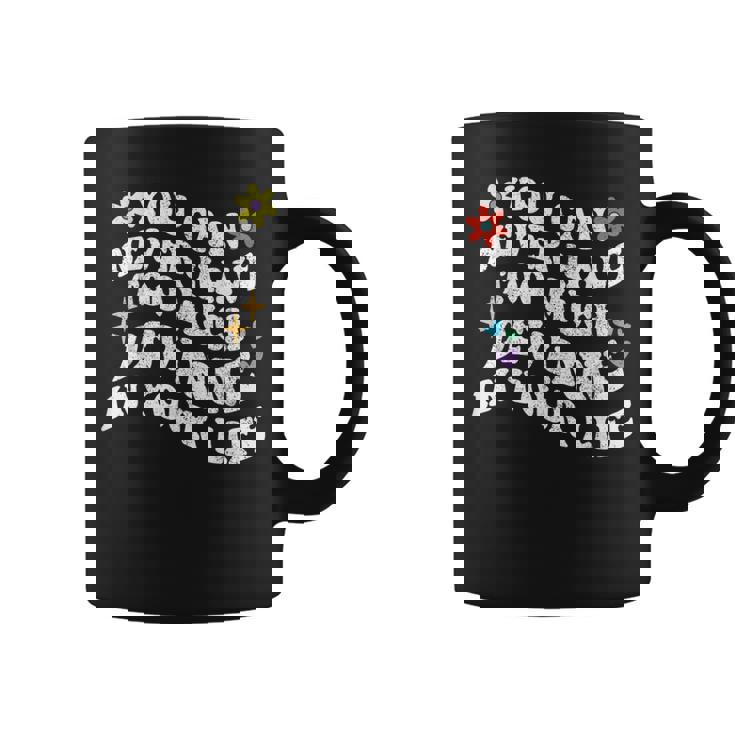 レトログルーヴィーなあなたは、決してあなたの中にあまりにも多くのデヴィンを持つことはできません コーヒーマグ