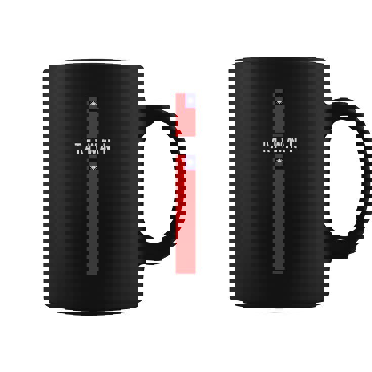 大文字で「Taiwan」の文字が入った縦型台湾国旗 コーヒーマグ