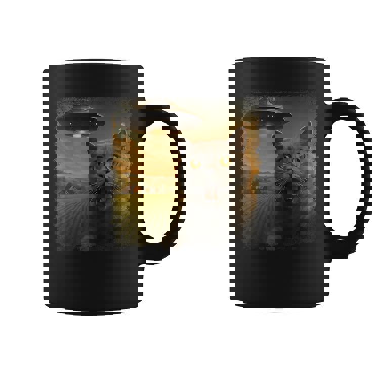 苦悩するブリティッシュショートヘアの猫 Ufo セルフィー 侵略 エイリアン コーヒーマグ