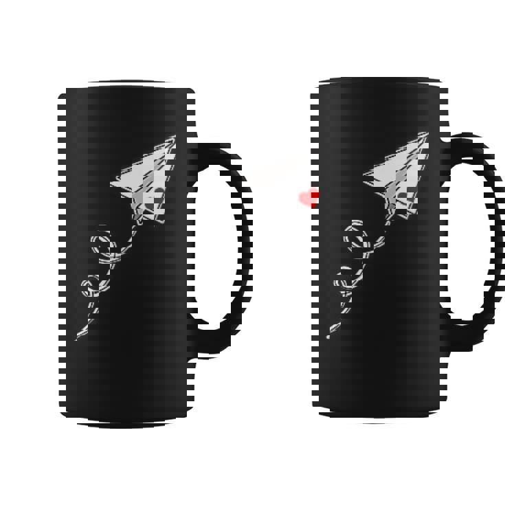 赤いハートの紙飛行機、紙飛行機のメッセージ コーヒーマグ