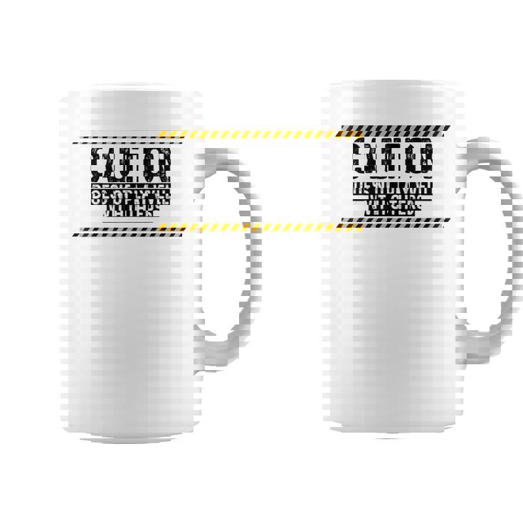 Caution Does Not Play Well With Others コーヒーマグ