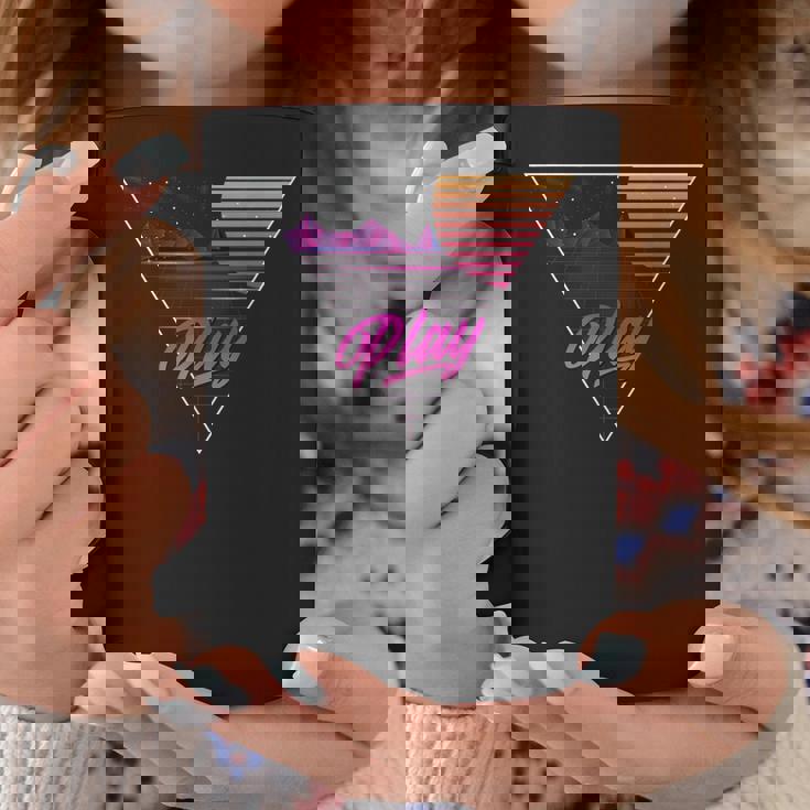 1980年代ynthwave ギフトtシャツ ゲーマーtシャツ レトロスタイリング コーヒーマグ 面白い贈り物