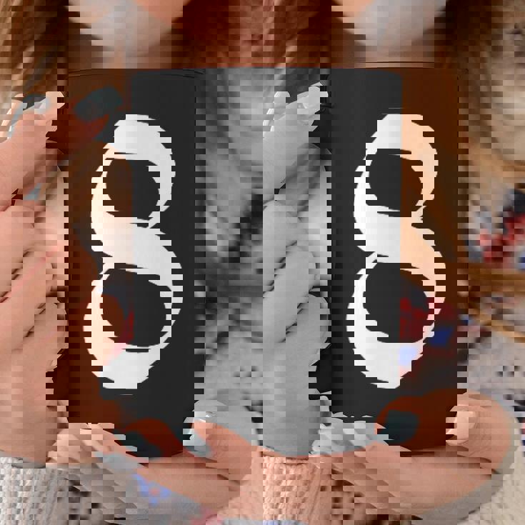 8番目 古英語の中世スタイルの8番 コーヒーマグ 面白い贈り物