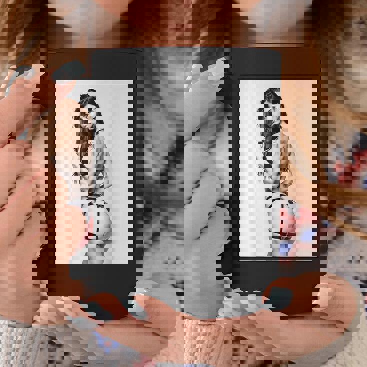 Hot Girl On 男性用 セクシー ブルネット ピンナップガール B&W コーヒーマグ 面白い贈り物